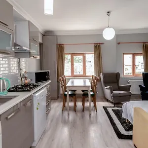  Apartment Masal